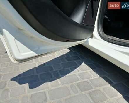 Белый Фиат Линеа, объемом двигателя 1.37 л и пробегом 255 тыс. км за 4700 $, фото 15 на Automoto.ua