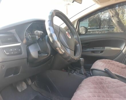 Белый Фиат Линеа, объемом двигателя 1.6 л и пробегом 267 тыс. км за 4500 $, фото 1 на Automoto.ua