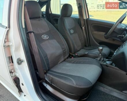 Білий Фіат Лінеа, об'ємом двигуна 1.37 л та пробігом 191 тис. км за 5350 $, фото 28 на Automoto.ua