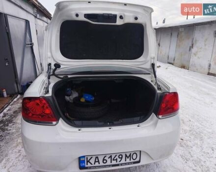 Белый Фиат Линеа, объемом двигателя 1.37 л и пробегом 190 тыс. км за 5350 $, фото 2 на Automoto.ua