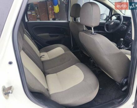 Белый Фиат Линеа, объемом двигателя 1.37 л и пробегом 190 тыс. км за 5350 $, фото 5 на Automoto.ua