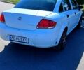 Белый Фиат Линеа, объемом двигателя 1.4 л и пробегом 450 тыс. км за 3900 $, фото 1 на Automoto.ua