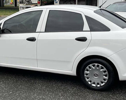 Білий Фіат Лінеа, об'ємом двигуна 1.37 л та пробігом 226 тис. км за 5100 $, фото 3 на Automoto.ua