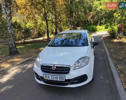 Белый Фиат Линеа, объемом двигателя 1.37 л и пробегом 132 тыс. км за 7100 $, фото 3 на Automoto.ua