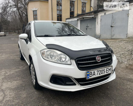 Белый Фиат Линеа, объемом двигателя 1.4 л и пробегом 270 тыс. км за 4500 $, фото 3 на Automoto.ua