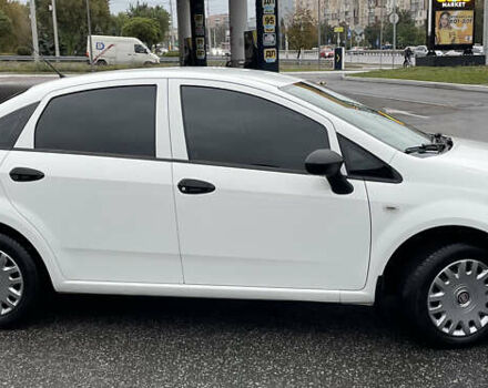 Білий Фіат Лінеа, об'ємом двигуна 1.37 л та пробігом 226 тис. км за 5100 $, фото 2 на Automoto.ua