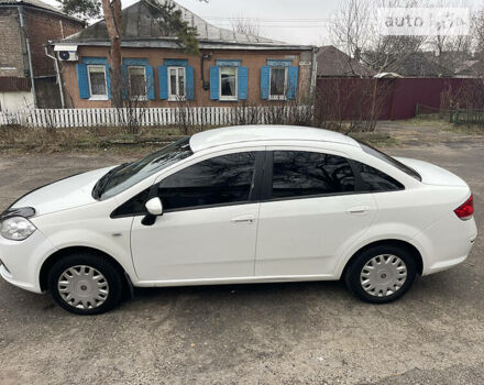 Белый Фиат Линеа, объемом двигателя 1.4 л и пробегом 270 тыс. км за 4500 $, фото 6 на Automoto.ua