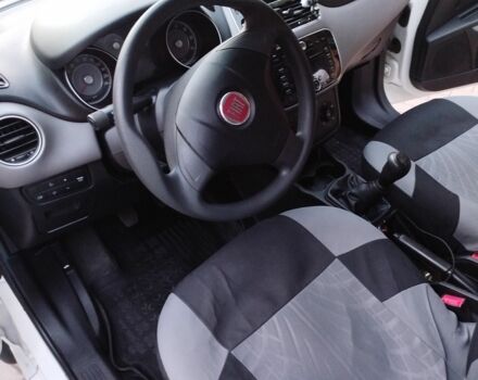 Белый Фиат Линеа, объемом двигателя 1.2 л и пробегом 178 тыс. км за 5300 $, фото 5 на Automoto.ua