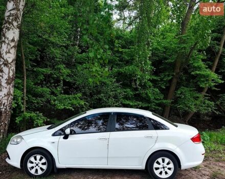 Білий Фіат Лінеа, об'ємом двигуна 1.37 л та пробігом 142 тис. км за 3800 $, фото 4 на Automoto.ua