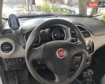 Белый Фиат Линеа, объемом двигателя 1.37 л и пробегом 132 тыс. км за 7100 $, фото 4 на Automoto.ua