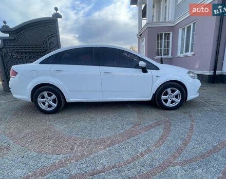 Белый Фиат Линеа, объемом двигателя 1.25 л и пробегом 216 тыс. км за 6700 $, фото 3 на Automoto.ua