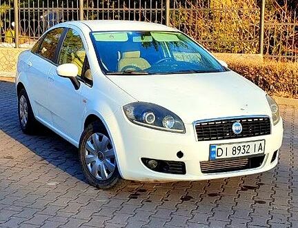 Білий Фіат Лінеа, об'ємом двигуна 1.4 л та пробігом 175 тис. км за 4200 $, фото 1 на Automoto.ua