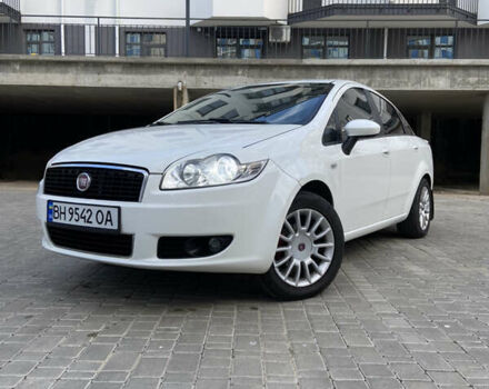 Белый Фиат Линеа, объемом двигателя 1.37 л и пробегом 166 тыс. км за 5190 $, фото 1 на Automoto.ua