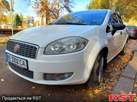 Белый Фиат Линеа, объемом двигателя 1.6 л и пробегом 267 тыс. км за 4500 $, фото 1 на Automoto.ua