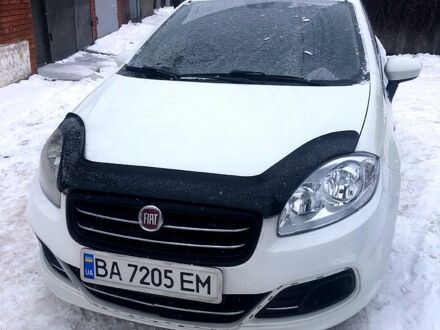 Белый Фиат Линеа, объемом двигателя 1.4 л и пробегом 39000 тыс. км за 4399 $, фото 1 на Automoto.ua