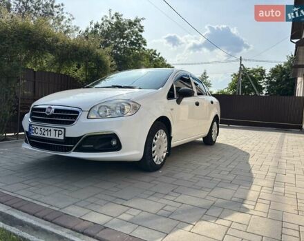 Белый Фиат Линеа, объемом двигателя 1.37 л и пробегом 182 тыс. км за 5899 $, фото 1 на Automoto.ua