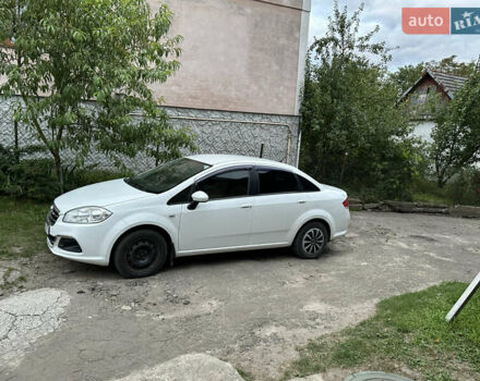 Белый Фиат Линеа, объемом двигателя 1.4 л и пробегом 217 тыс. км за 4500 $, фото 1 на Automoto.ua