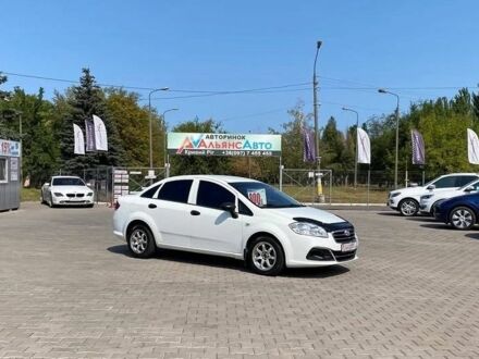 Фиат Линеа 2013 в Кривом Роге на Automoto.ua Белый Фиат Линеа, объемом двигателя 1.3 л и пробегом 172 тыс. км за 4200 $, фото 1 на Automoto.ua