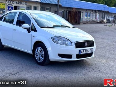 Белый Фиат Линеа, объемом двигателя 1.4 л и пробегом 227 тыс. км за 3750 $, фото 1 на Automoto.ua