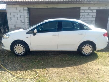 Белый Фиат Линеа, объемом двигателя 1.4 л и пробегом 158 тыс. км за 4800 $, фото 1 на Automoto.ua