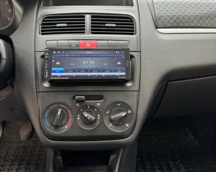 Бежевый Фиат Линеа, объемом двигателя 1.3 л и пробегом 196 тыс. км за 3100 $, фото 14 на Automoto.ua