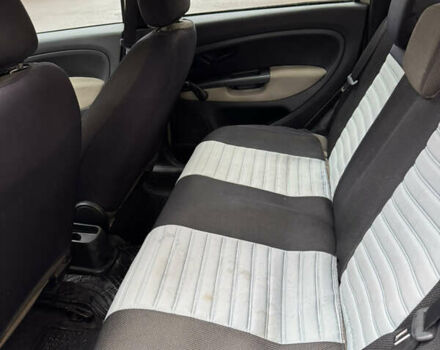 Бежевый Фиат Линеа, объемом двигателя 1.3 л и пробегом 196 тыс. км за 3100 $, фото 12 на Automoto.ua