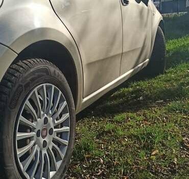 Бежевий Фіат Лінеа, об'ємом двигуна 1.37 л та пробігом 121 тис. км за 5400 $, фото 3 на Automoto.ua