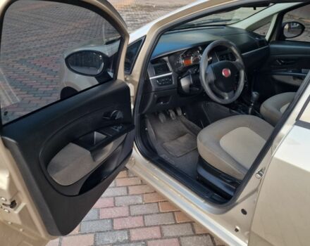 Бежевый Фиат Линеа, объемом двигателя 1.4 л и пробегом 256 тыс. км за 4650 $, фото 1 на Automoto.ua