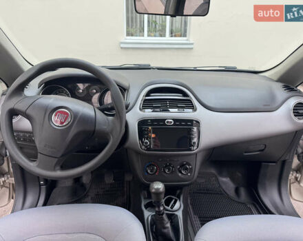 Фиат Линеа 2013 в Хмельницком на Automoto.ua Бежевый Фиат Линеа, объемом двигателя 1.37 л и пробегом 120 тыс. км за 5500 $, фото 7 на Automoto.ua