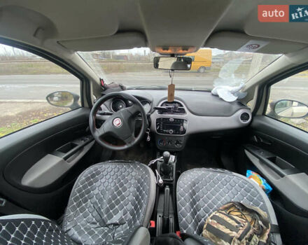 Бежевый Фиат Линеа, объемом двигателя 1.3 л и пробегом 310 тыс. км за 3800 $, фото 5 на Automoto.ua