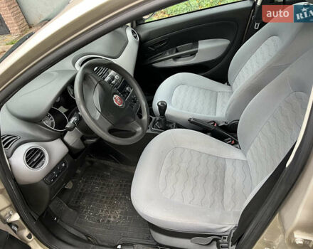 Бежевий Фіат Лінеа, об'ємом двигуна 1.3 л та пробігом 205 тис. км за 4500 $, фото 5 на Automoto.ua