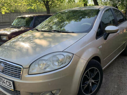 Фиат Линеа 2012 в Чернигове на Automoto.ua Бежевый Фиат Линеа, объемом двигателя 1.25 л и пробегом 198 тыс. км за 5400 $, фото 1 на Automoto.ua