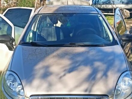 Бежевый Фиат Линеа, объемом двигателя 1.4 л и пробегом 121 тыс. км за 5700 $, фото 1 на Automoto.ua