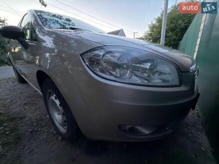 Бежевий Фіат Лінеа, об'ємом двигуна 1.37 л та пробігом 158 тис. км за 4500 $, фото 1 на Automoto.ua