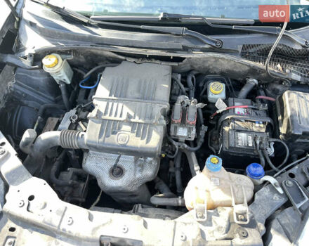 Фиат Линеа 2009 в Киеве на Automoto.ua Черный Фиат Линеа, объемом двигателя 1.4 л и пробегом 183 тыс. км за 4000 $, фото 18 на Automoto.ua