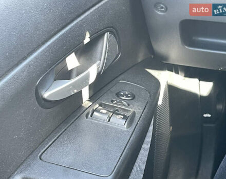 Фиат Линеа 2009 в Киеве на Automoto.ua Черный Фиат Линеа, объемом двигателя 1.4 л и пробегом 183 тыс. км за 4000 $, фото 14 на Automoto.ua