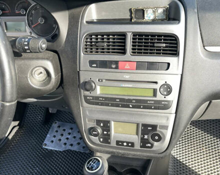 Фиат Линеа 2009 в Киеве на Automoto.ua Черный Фиат Линеа, объемом двигателя 1.4 л и пробегом 183 тыс. км за 4000 $, фото 22 на Automoto.ua