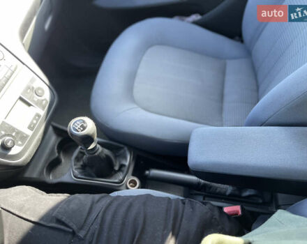 Фиат Линеа 2009 в Киеве на Automoto.ua Черный Фиат Линеа, объемом двигателя 1.4 л и пробегом 183 тыс. км за 4000 $, фото 16 на Automoto.ua