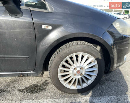 Фиат Линеа 2009 в Киеве на Automoto.ua Черный Фиат Линеа, объемом двигателя 1.4 л и пробегом 183 тыс. км за 4000 $, фото 36 на Automoto.ua