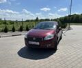 Красный Фиат Линеа, объемом двигателя 1.4 л и пробегом 193 тыс. км за 3800 $, фото 1 на Automoto.ua