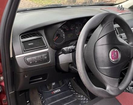 Червоний Фіат Лінеа, об'ємом двигуна 1.4 л та пробігом 156 тис. км за 4500 $, фото 5 на Automoto.ua