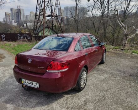 Красный Фиат Линеа, объемом двигателя 1.4 л и пробегом 245 тыс. км за 5800 $, фото 2 на Automoto.ua