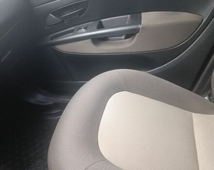 Красный Фиат Линеа, объемом двигателя 1.4 л и пробегом 161 тыс. км за 4300 $, фото 3 на Automoto.ua