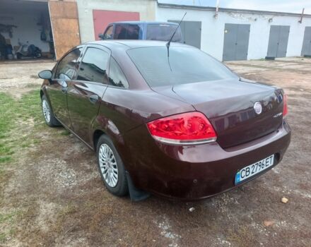 Красный Фиат Линеа, объемом двигателя 1.4 л и пробегом 161 тыс. км за 4300 $, фото 1 на Automoto.ua