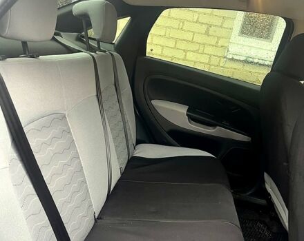 Красный Фиат Линеа, объемом двигателя 1.4 л и пробегом 133 тыс. км за 5000 $, фото 6 на Automoto.ua