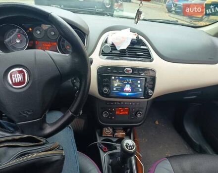 Червоний Фіат Лінеа, об'ємом двигуна 1.25 л та пробігом 245 тис. км за 5100 $, фото 5 на Automoto.ua