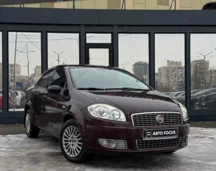 Красный Фиат Линеа, объемом двигателя 0 л и пробегом 123 тыс. км за 5990 $, фото 1 на Automoto.ua