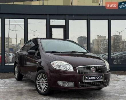 Красный Фиат Линеа, объемом двигателя 1.37 л и пробегом 123 тыс. км за 6190 $, фото 1 на Automoto.ua