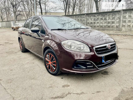 Фиат Линеа 2013 в Киеве на Automoto.ua Красный Фиат Линеа, объемом двигателя 1.4 л и пробегом 139 тыс. км за 4300 $, фото 1 на Automoto.ua