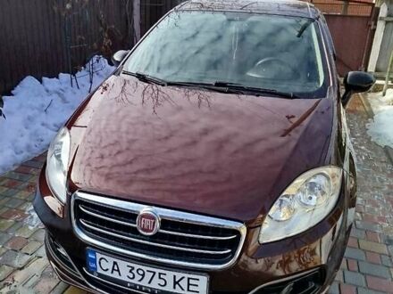 Красный Фиат Линеа, объемом двигателя 1.25 л и пробегом 152 тыс. км за 5400 $, фото 1 на Automoto.ua